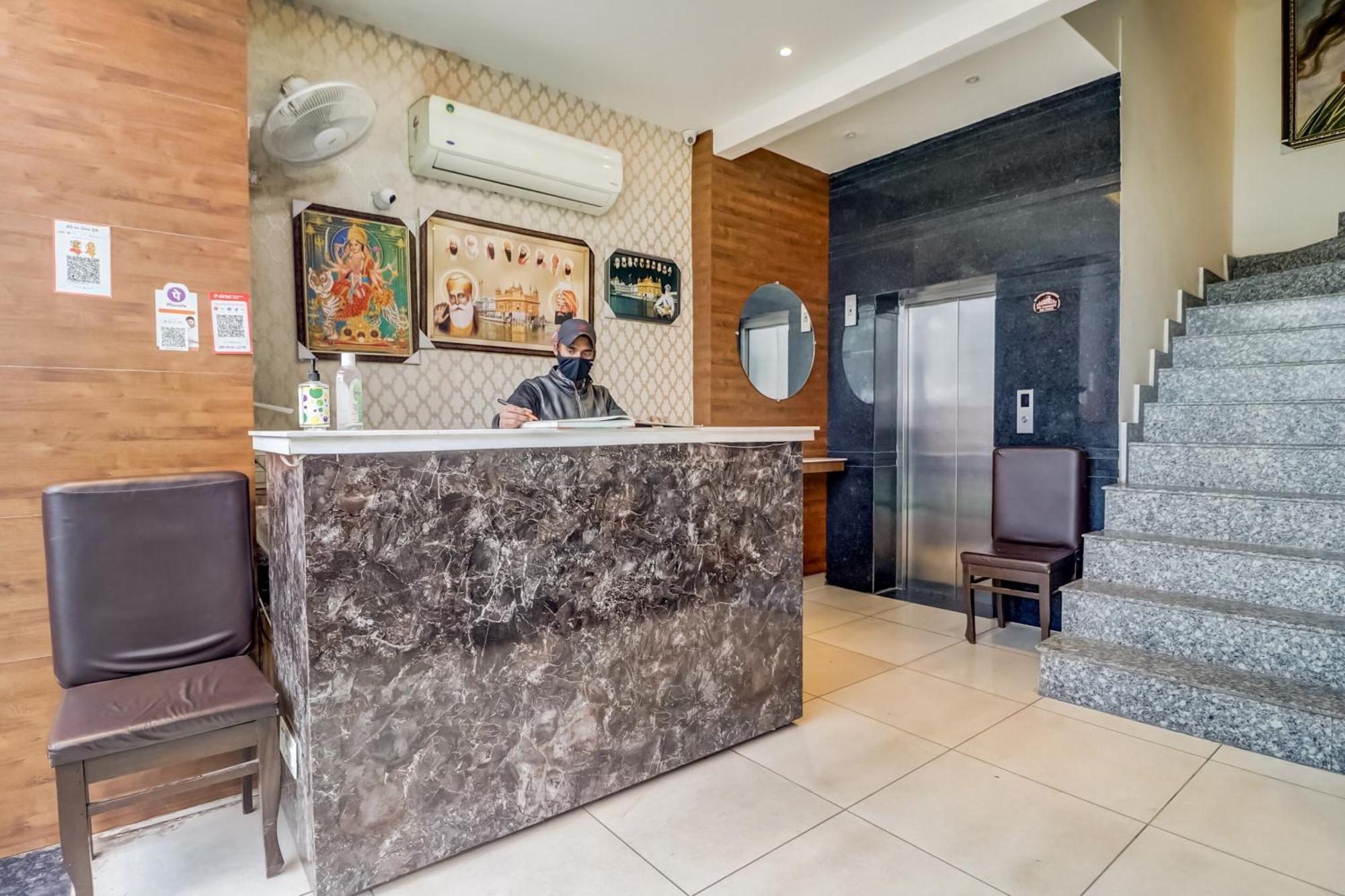 Super Capital O City Inn Amritsar Exterior photo